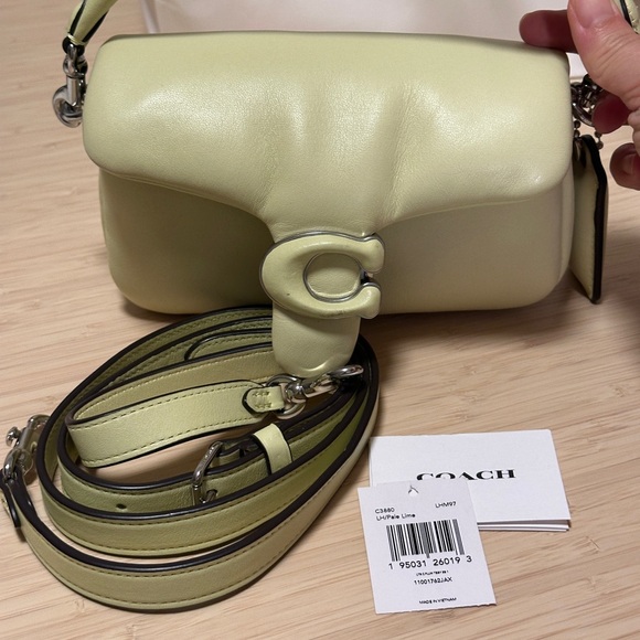 Coach Pillow Tabby Mini - Pale Lime